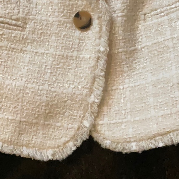 “Chanelesque” Cream Blazer - Picture 5 of 5